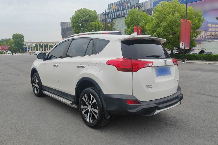 Used Toyota RAV4 2015 2.5L Automatic 4x4 Elite Edition Exterior 10