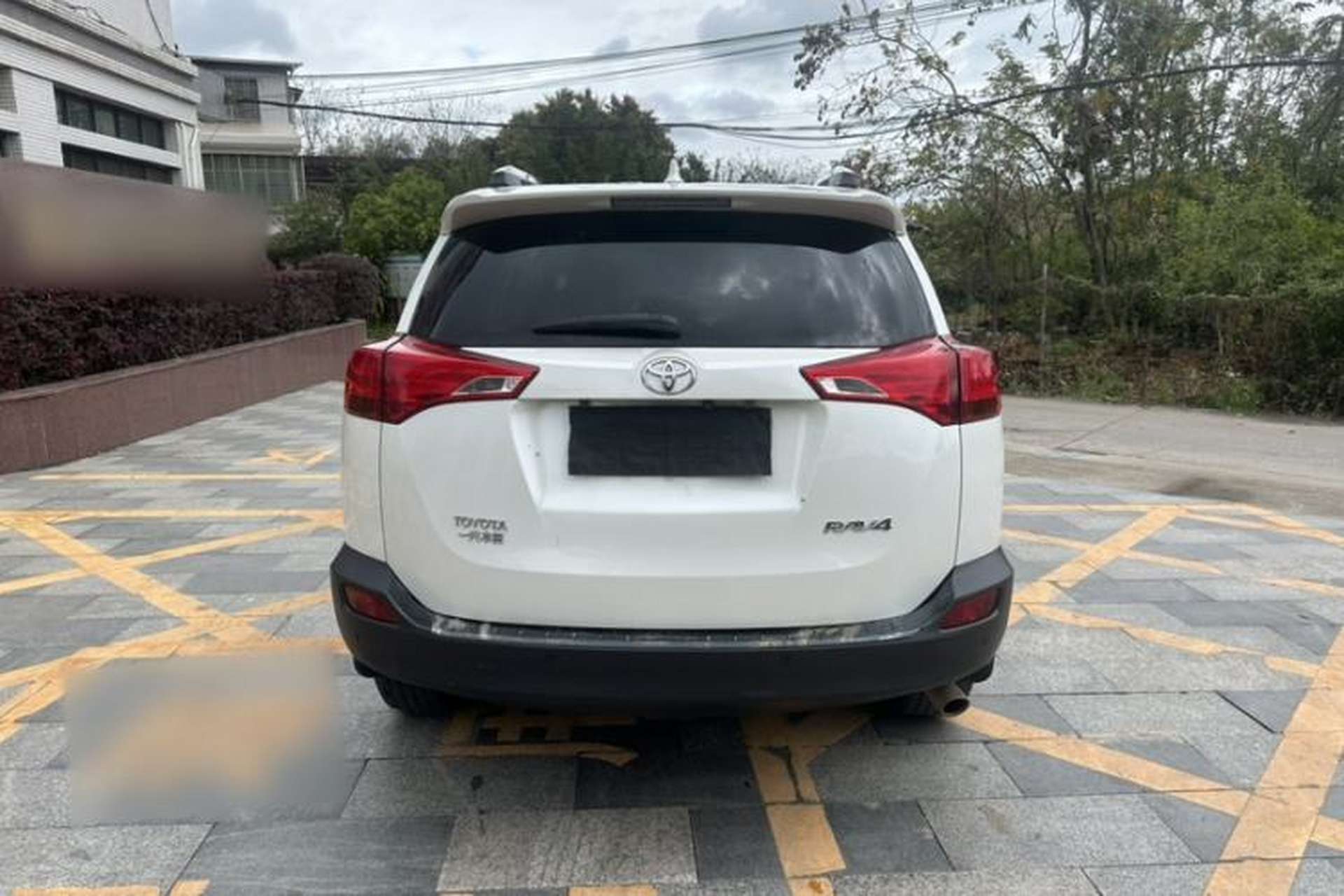 Used Toyota RAV4 2015 2.0L CVT Two-Wheel Drive Fashion Edition Exterior 11