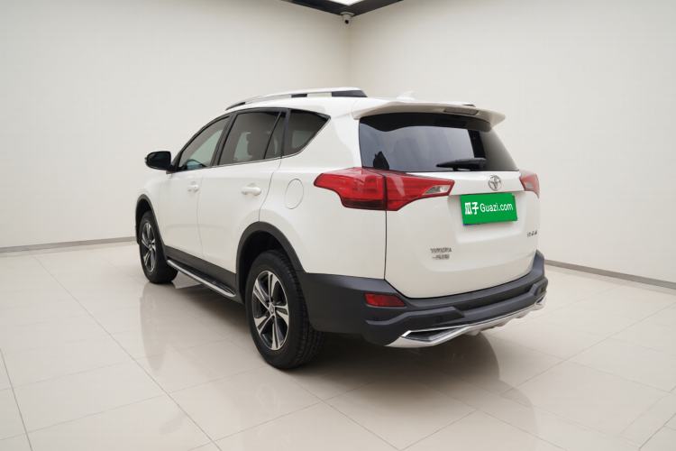 Used Toyota RAV4 2015 2.0L CVT Two-Wheel Drive Fashion Edition Exterior 2