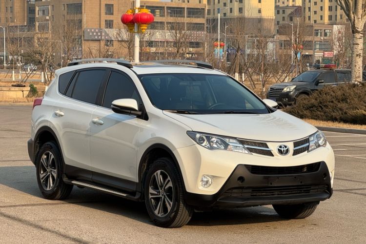 Used Toyota RAV4 2015 2.0L CVT Two-Wheel Drive Fashion Edition Exterior 2