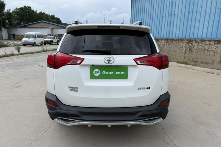 Used Toyota RAV4 2015 2.0L CVT Two-Wheel Drive Fashion Edition Exterior 2