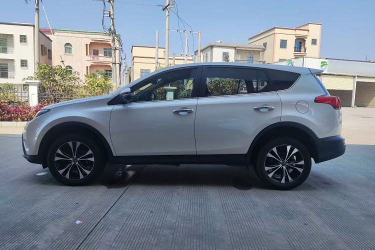 Used Toyota RAV4 2015 2.5L Automatic 4x4 Elite Edition Exterior 2