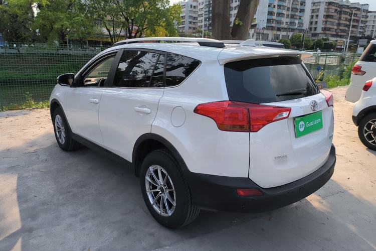 Used Toyota RAV4 2015 2.0L CVT Two-Wheel Drive Urban Edition Exterior 2