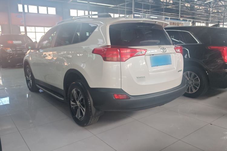 Used Toyota RAV4 2015 2.0L CVT Two-Wheel Drive Fashion Edition Exterior 2