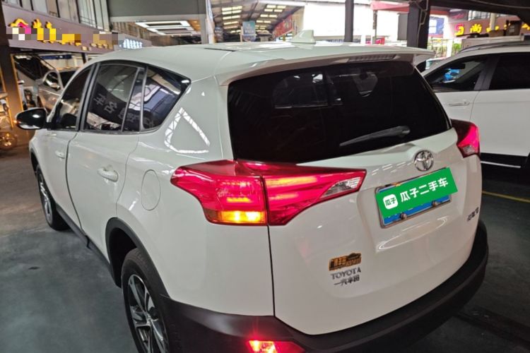 Used Toyota RAV4 2015 2.0L CVT Two-Wheel Drive Fashion Edition Exterior 2