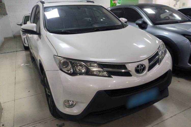 Used Toyota RAV4 2015 2.0L CVT Two-Wheel Drive Fashion Edition Exterior 2