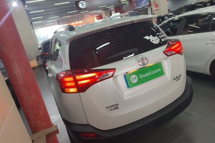 Used Toyota RAV4 2015 2.0L CVT Two-Wheel Drive Fashion Edition Exterior 2