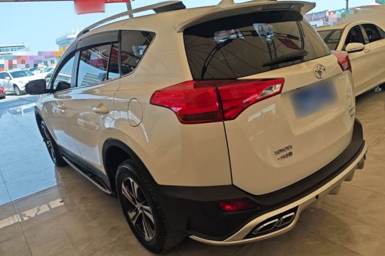 Used Toyota RAV4 2015 2.0L CVT Two-Wheel Drive Fashion Edition Exterior 2