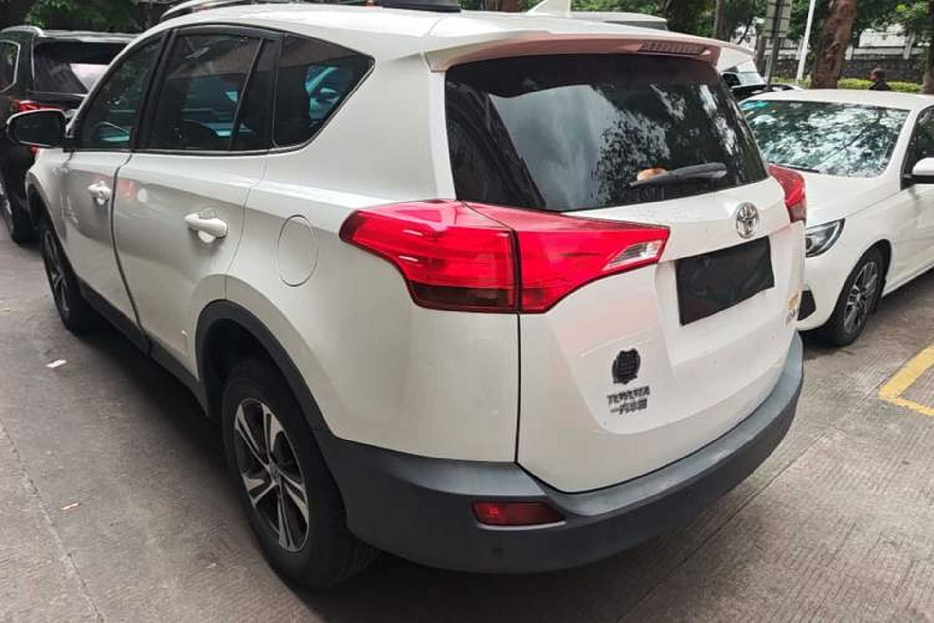 Used Toyota RAV4 2015 2.0L CVT Two-Wheel Drive Fashion Edition Exterior 2
