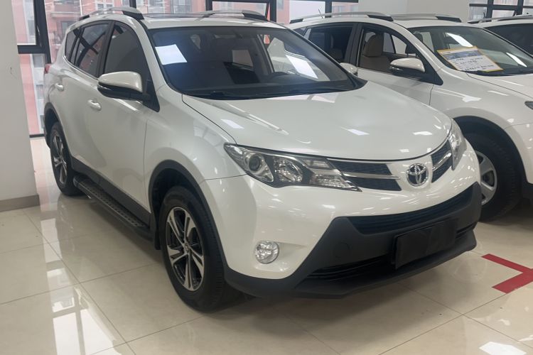 Used Toyota RAV4 2015 2.0L CVT Two-Wheel Drive Fashion Edition Exterior 3