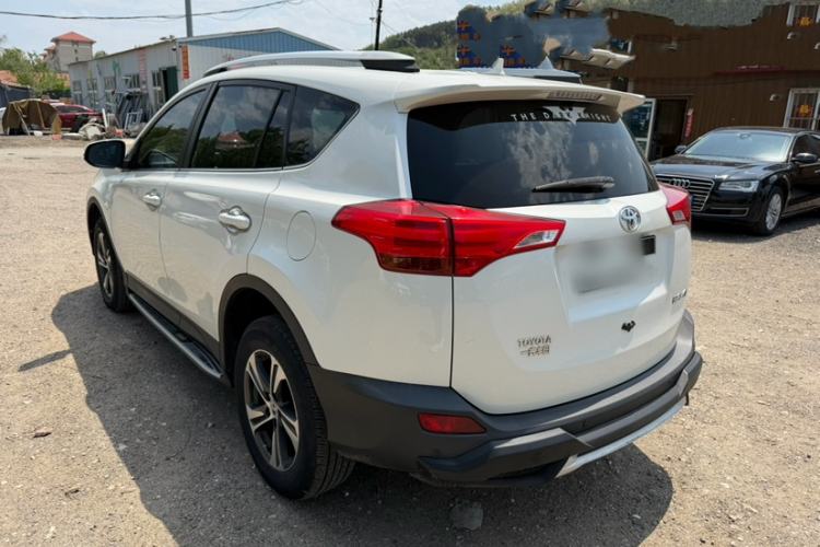 Used Toyota RAV4 2015 2.0L CVT Two-Wheel Drive Fashion Edition Exterior 3