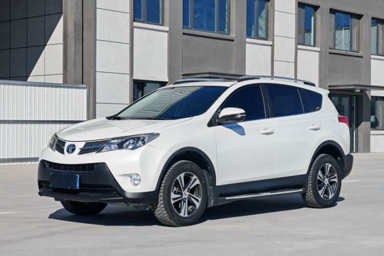 Used Toyota RAV4 2015 2.0L CVT Two-Wheel Drive Fashion Edition Exterior 3
