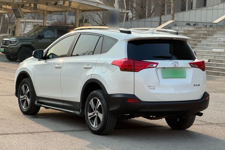 Used Toyota RAV4 2015 2.0L CVT Two-Wheel Drive Fashion Edition Exterior 3