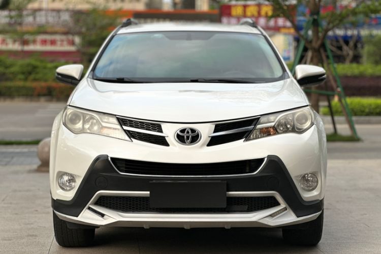 Used Toyota RAV4 2015 2.0L CVT Two-Wheel Drive Urban Edition Exterior 3
