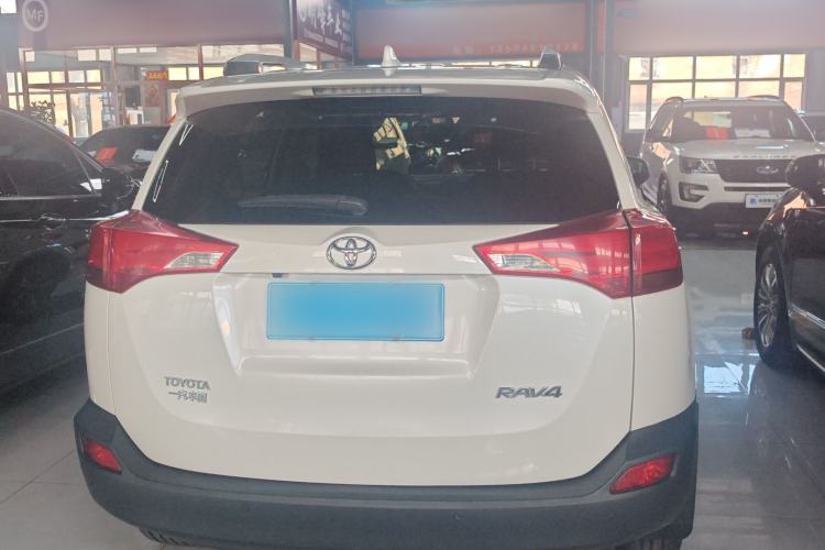 Used Toyota RAV4 2015 2.0L CVT Two-Wheel Drive Fashion Edition Exterior 3