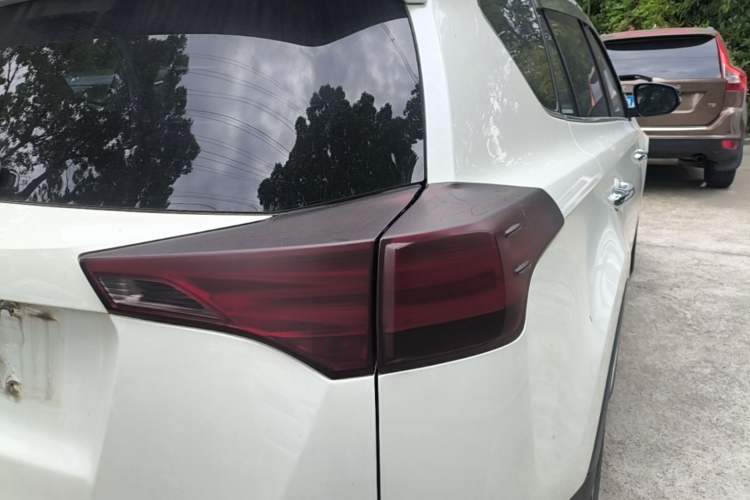 Used Toyota RAV4 2015 2.5L Automatic 4x4 Elite Edition Exterior 3