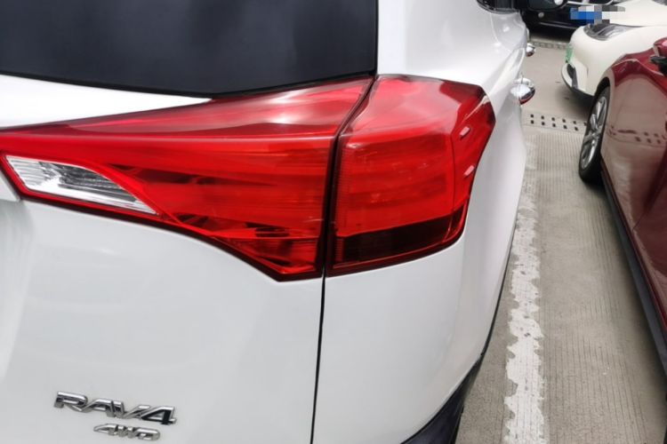 Used Toyota RAV4 2015 2.5L Automatic 4x4 Luxury Edition Exterior 3