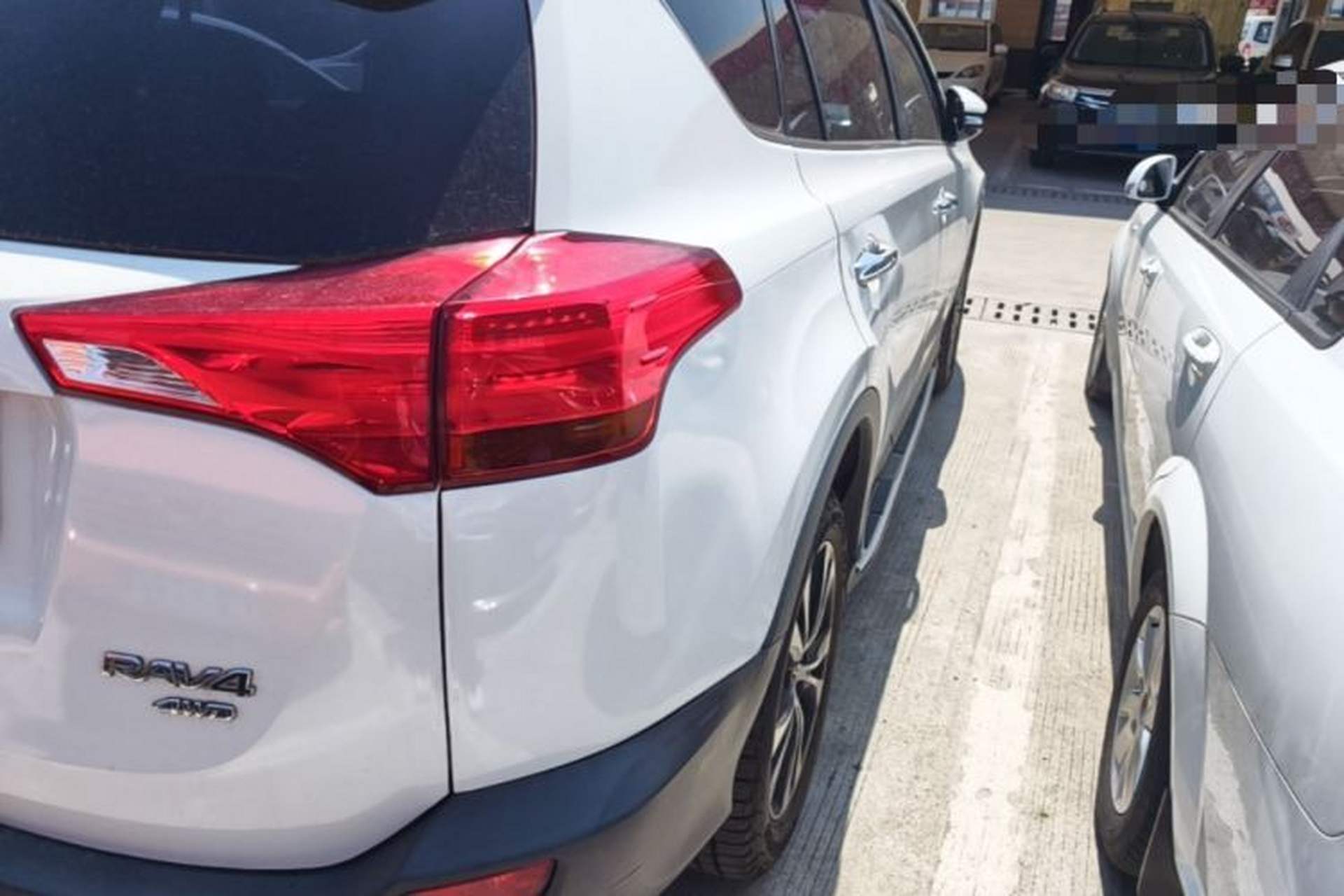 Used Toyota RAV4 2015 2.5L Automatic 4x4 Luxury Edition Exterior 3