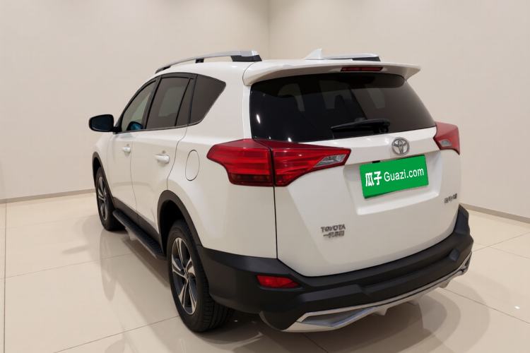 Used Toyota RAV4 2015 2.0L CVT Two-Wheel Drive Urban Edition Exterior 3