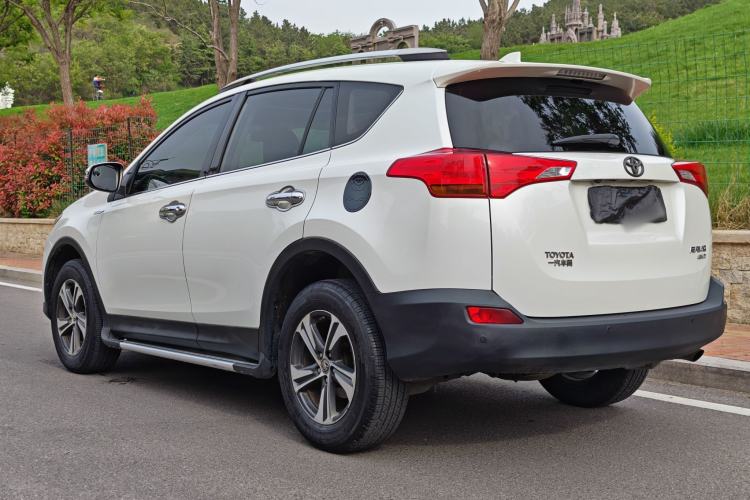 Used Toyota RAV4 2015 2.0L CVT Two-Wheel Drive Fashion Edition Exterior 4