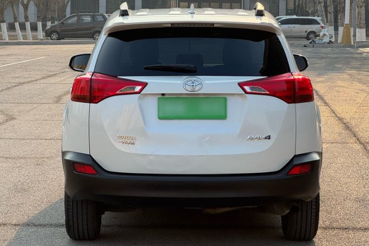 Used Toyota RAV4 2015 2.0L CVT Two-Wheel Drive Fashion Edition Exterior 4