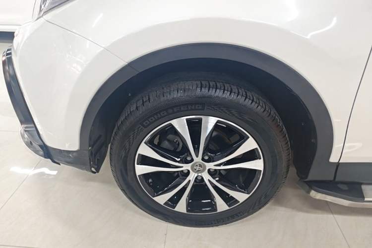 Used Toyota RAV4 2015 2.5L Automatic 4x4 Elite Edition Exterior 4