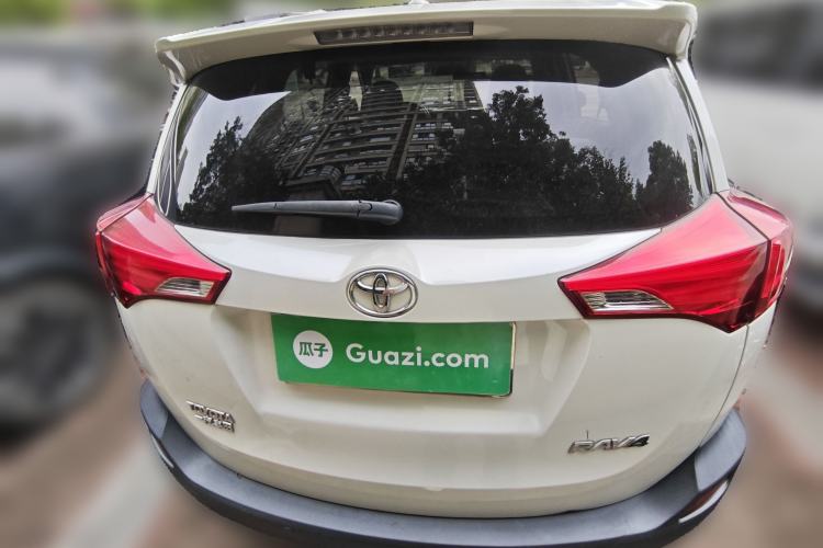 Used Toyota RAV4 2015 2.0L CVT Two-Wheel Drive Fashion Edition Exterior 4