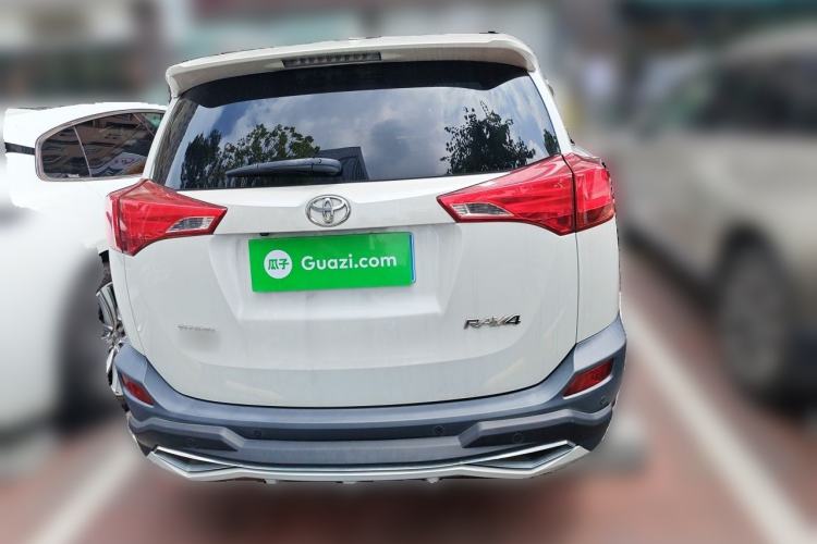Used Toyota RAV4 2015 2.0L CVT Two-Wheel Drive Fashion Edition Exterior 4