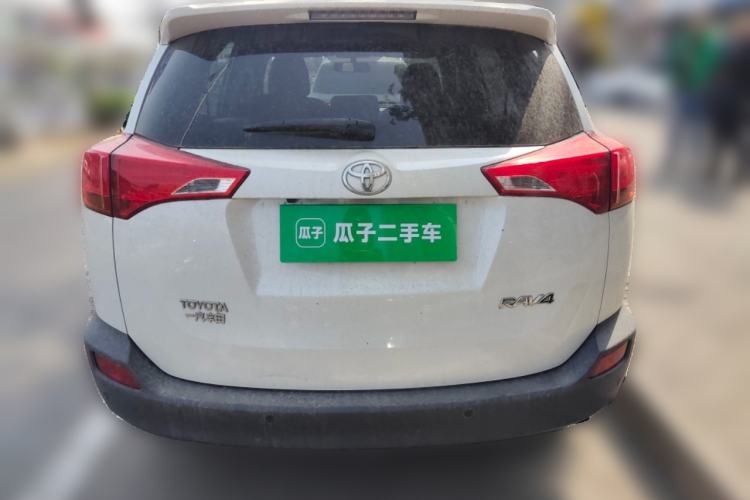 Used Toyota RAV4 2015 2.0L CVT Two-Wheel Drive Fashion Edition Exterior 4
