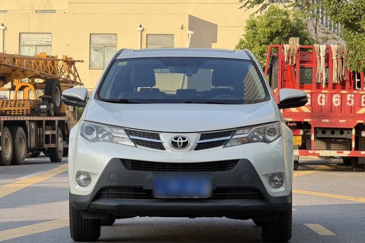 Used Toyota RAV4 2015 2.0L CVT Four-Wheel Drive New Edition Exterior 4