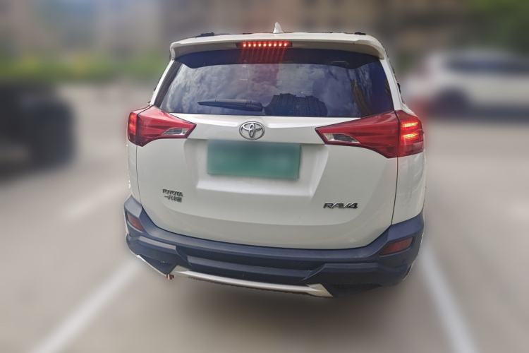 Used Toyota RAV4 2015 2.0L CVT Two-Wheel Drive Fashion Edition Exterior 4