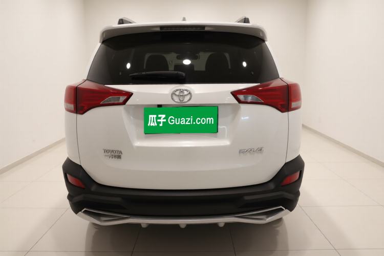 Used Toyota RAV4 2015 2.0L CVT Two-Wheel Drive Urban Edition Exterior 4