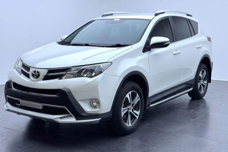 Used Toyota RAV4 2015 2.0L CVT Two-Wheel Drive Urban Edition Exterior 5