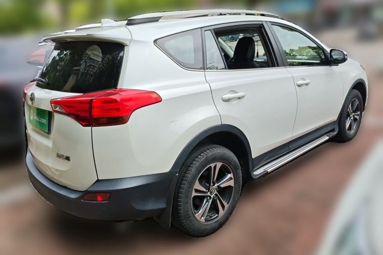 Used Toyota RAV4 2015 2.0L CVT Two-Wheel Drive Fashion Edition Exterior 5