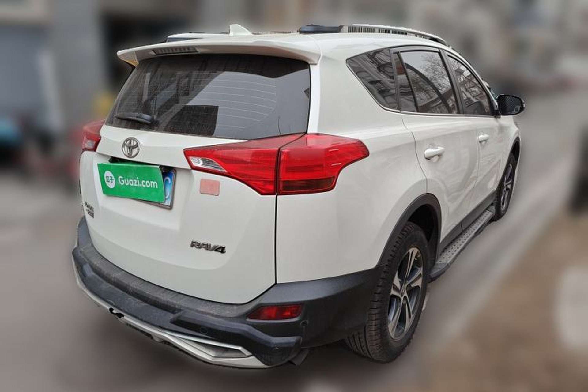 Used Toyota RAV4 2015 2.0L CVT Two-Wheel Drive Urban Edition Exterior 5