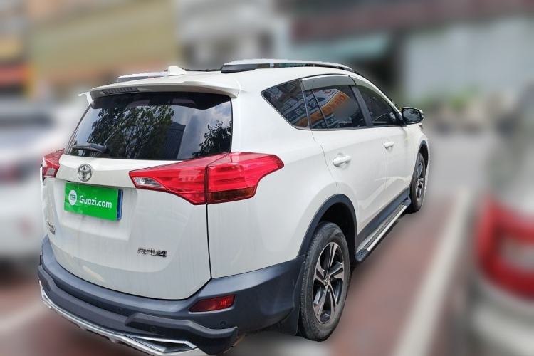 Used Toyota RAV4 2015 2.0L CVT Two-Wheel Drive Fashion Edition Exterior 5