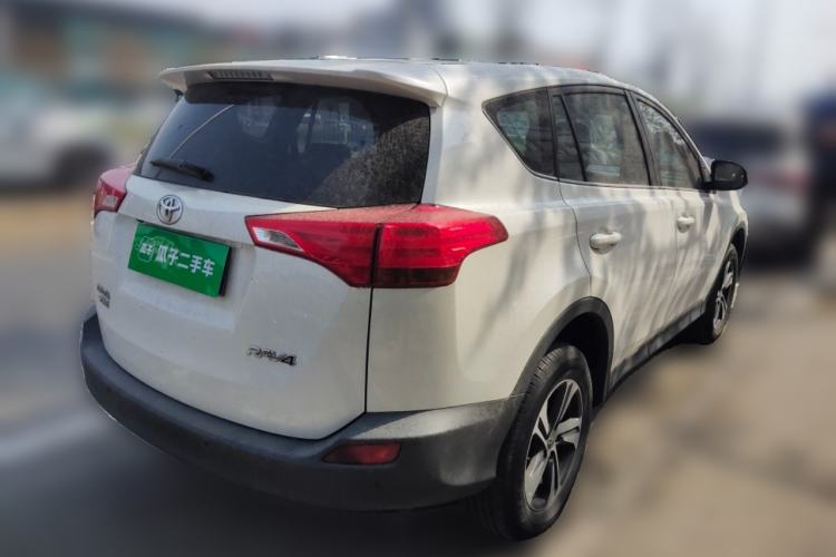 Used Toyota RAV4 2015 2.0L CVT Two-Wheel Drive Fashion Edition Exterior 5