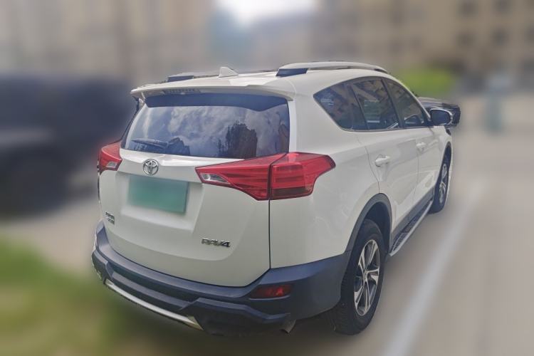 Used Toyota RAV4 2015 2.0L CVT Two-Wheel Drive Fashion Edition Exterior 5