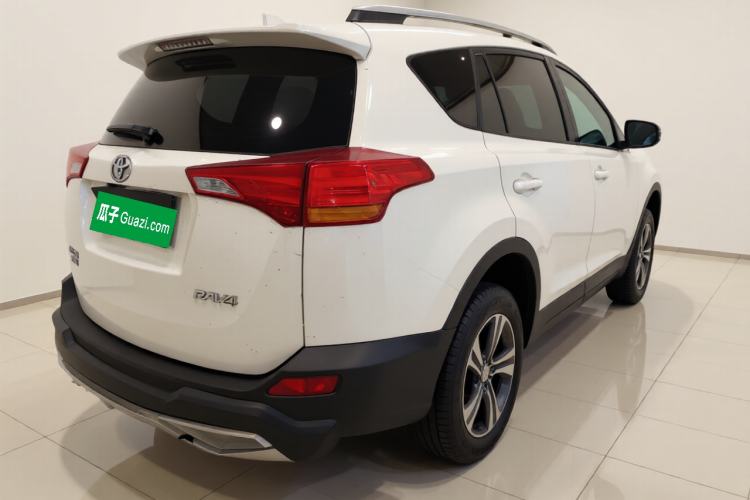 Used Toyota RAV4 2015 2.0L CVT Two-Wheel Drive Urban Edition Exterior 5