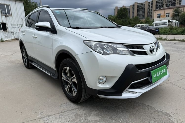 Used Toyota RAV4 2015 2.0L CVT Two-Wheel Drive Fashion Edition Exterior 6