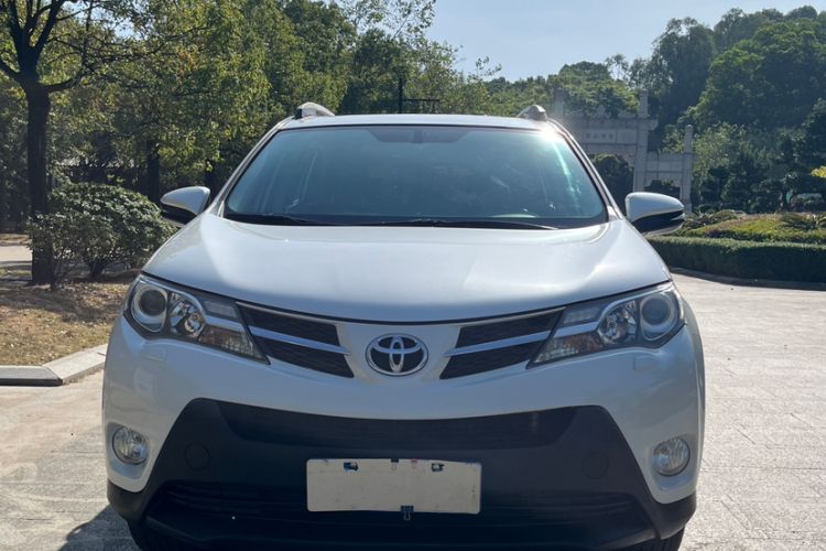 Used Toyota RAV4 2015 2.5L Automatic 4x4 Elite Edition Exterior 6
