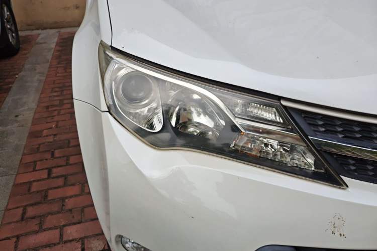 Used Toyota RAV4 2015 2.0L CVT Two-Wheel Drive Fashion Edition Exterior 6