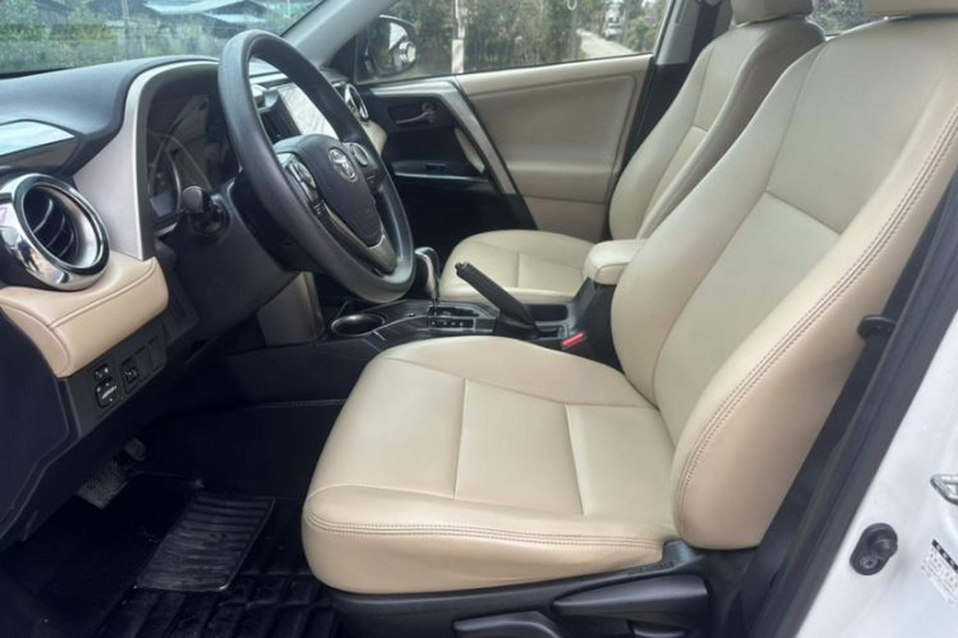 Used Toyota RAV4 2015 2.0L CVT Two-Wheel Drive Fashion Edition Exterior 6