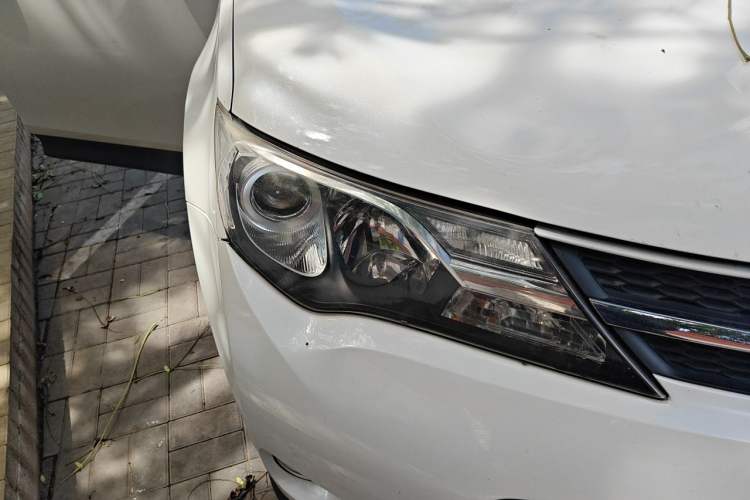 Used Toyota RAV4 2015 2.0L CVT Two-Wheel Drive Fashion Edition Exterior 6