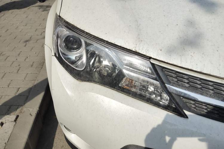 Used Toyota RAV4 2015 2.0L CVT Two-Wheel Drive Fashion Edition Exterior 6