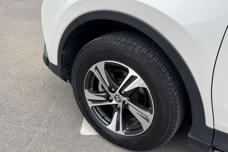 Used Toyota RAV4 2015 2.0L CVT Two-Wheel Drive Fashion Edition Exterior 7
