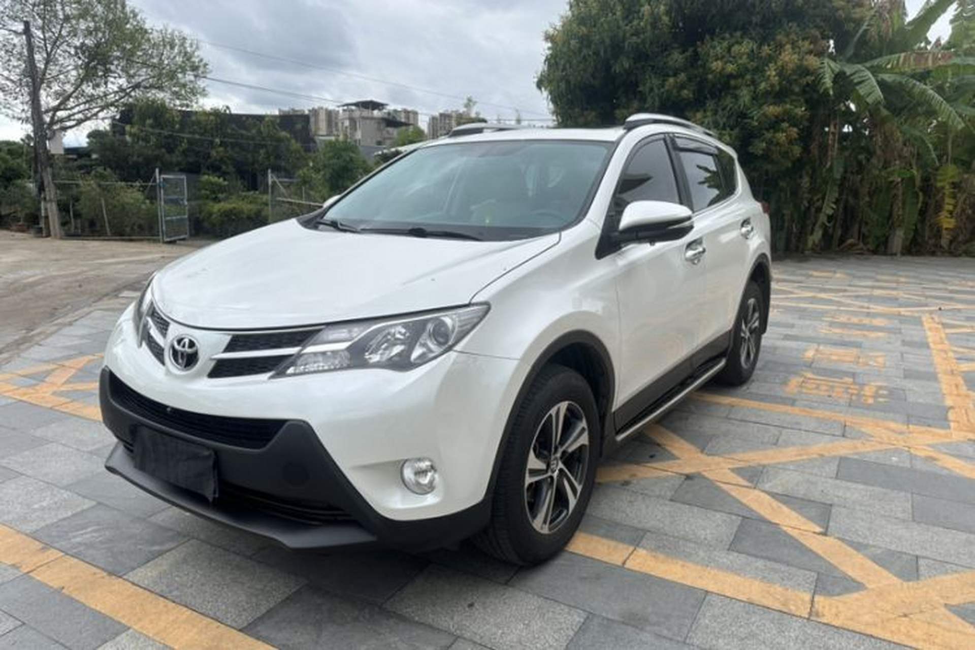 Used Toyota RAV4 2015 2.0L CVT Two-Wheel Drive Fashion Edition Exterior 7