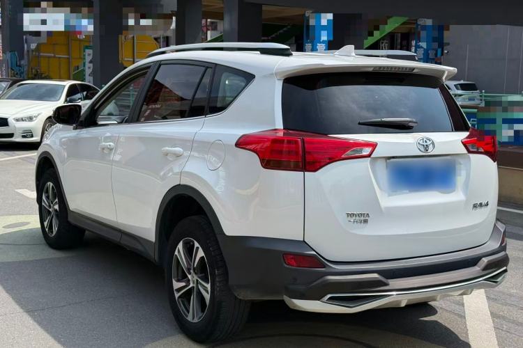 Used Toyota RAV4 2015 2.0L CVT Two-Wheel Drive Fashion Edition Exterior 7
