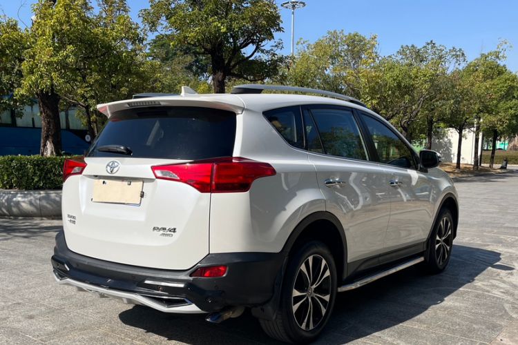 Used Toyota RAV4 2015 2.5L Automatic 4x4 Elite Edition Exterior 8