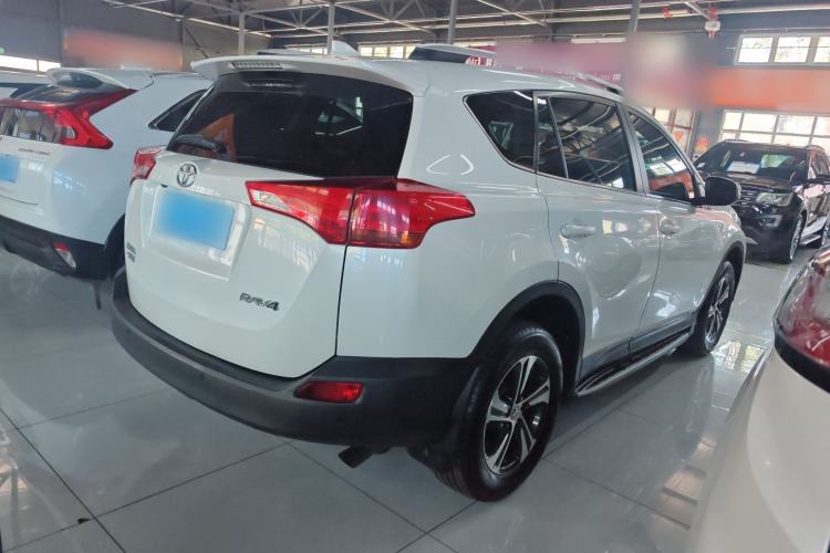 Used Toyota RAV4 2015 2.0L CVT Two-Wheel Drive Fashion Edition Exterior 8